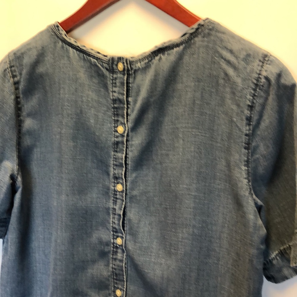 Loft Chambray Button Back Top Szs - image 7